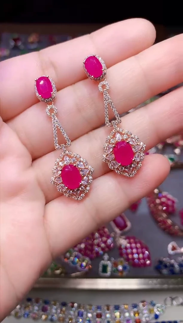 银S925镶嵌耳饰红宝石....