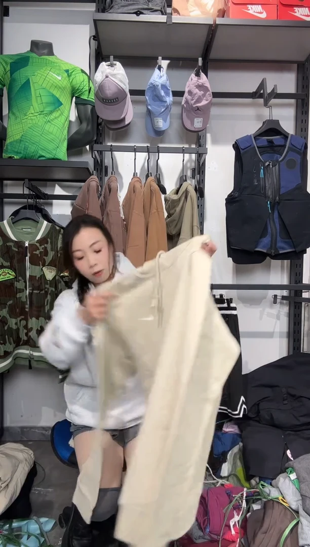 1607  编码 瑕疵款直播间过款为准 尺码   身高