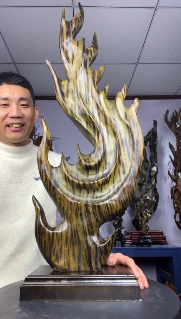 金丝楠木雕款蚂**哥金丝楠木工艺品摆件