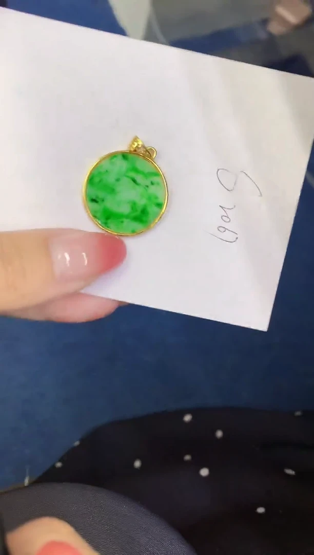 翡翠未镶嵌颈饰缅甸天然翡翠A货