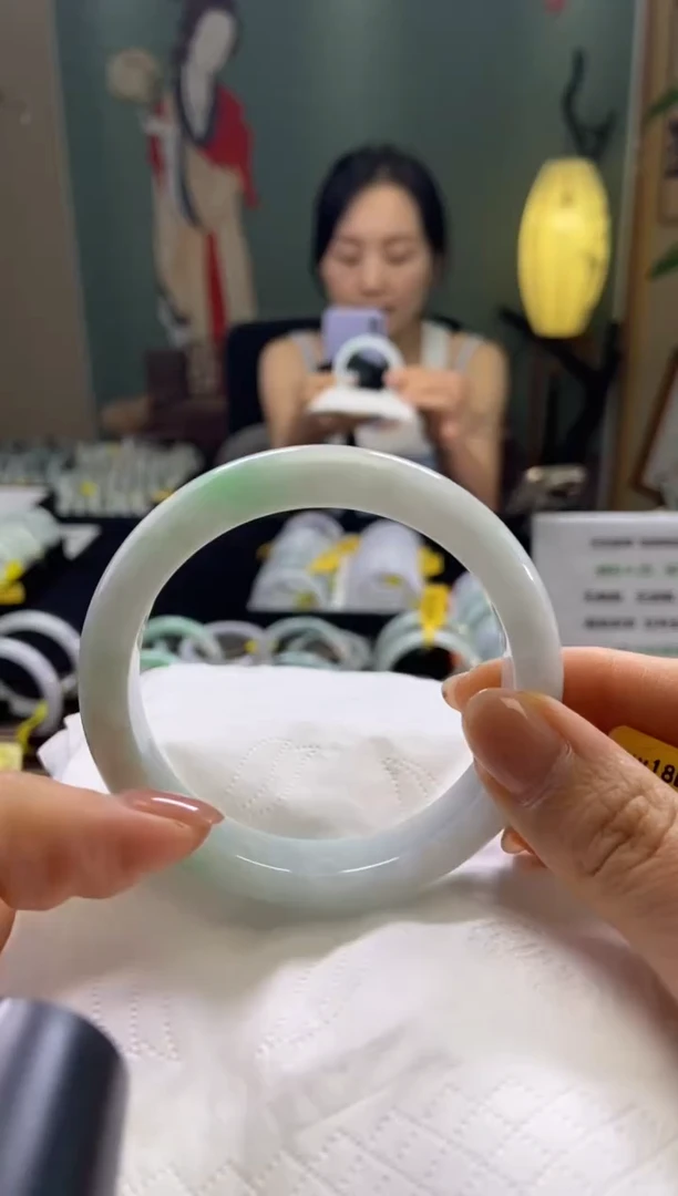 翡翠手镯未镶嵌56圈口t