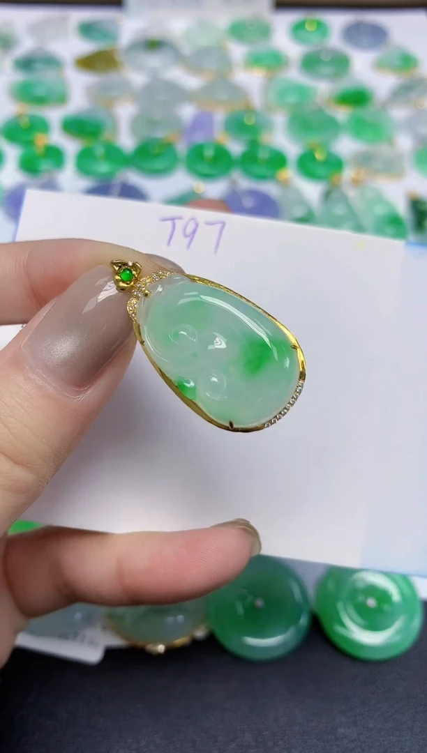 颈饰18K金镶嵌翡翠天然缅甸翡翠A货翡翠百元以上9元证书费自理