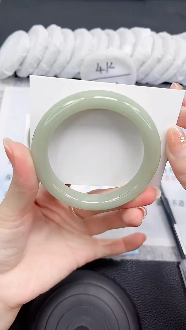 石英质玉手镯未镶嵌81-58.6