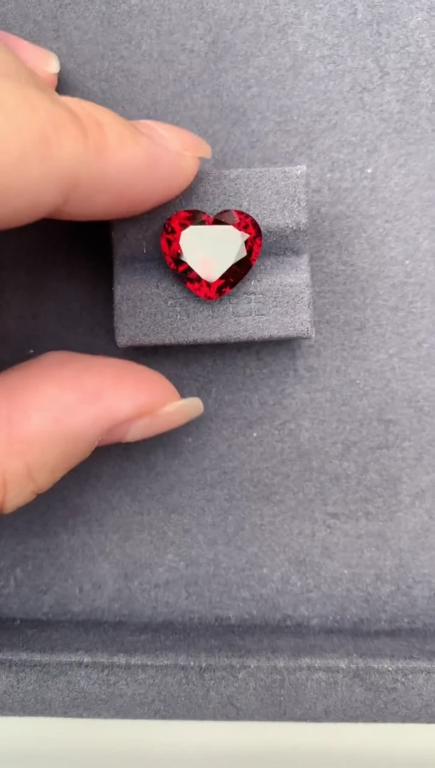 未镶嵌裸石石榴石9.96ct镁铝 定制 GC