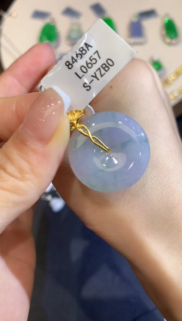 翡翠18K金镶嵌吊坠(不含链)L多样性发其一