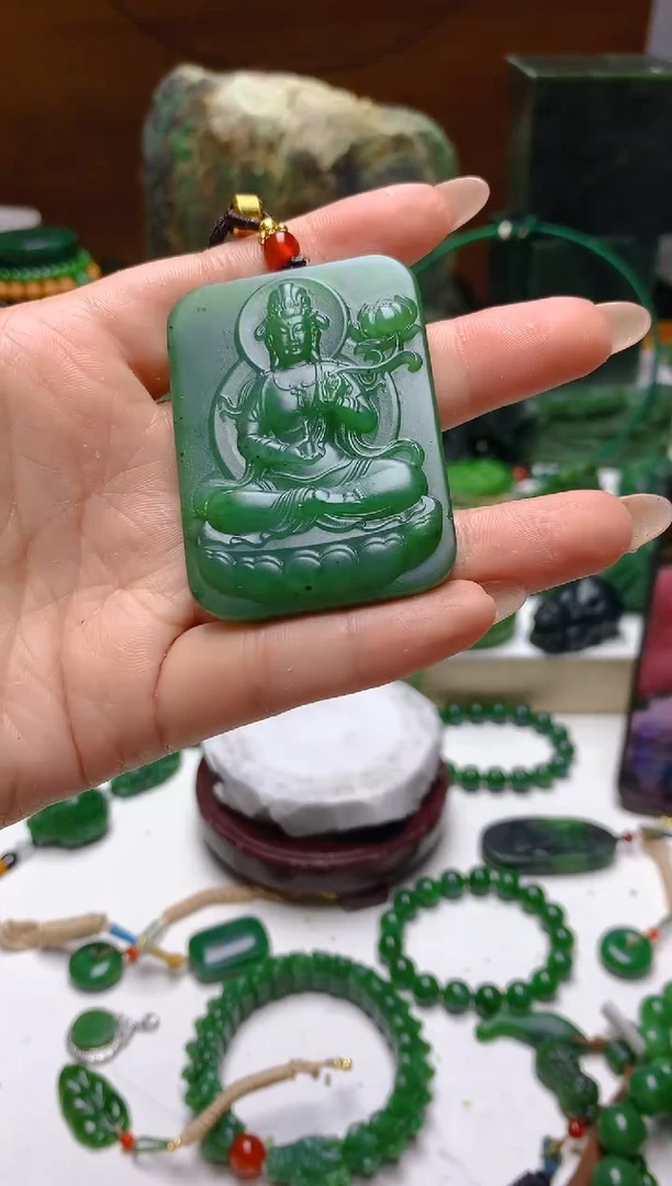 颈饰未镶嵌和田玉（碧玉）1