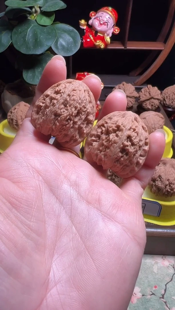 把件文玩核桃全品密纹红宝石35