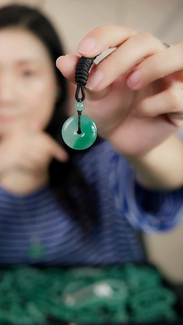 未镶嵌石英质玉（非洲翠）珠宝奇石平安扣