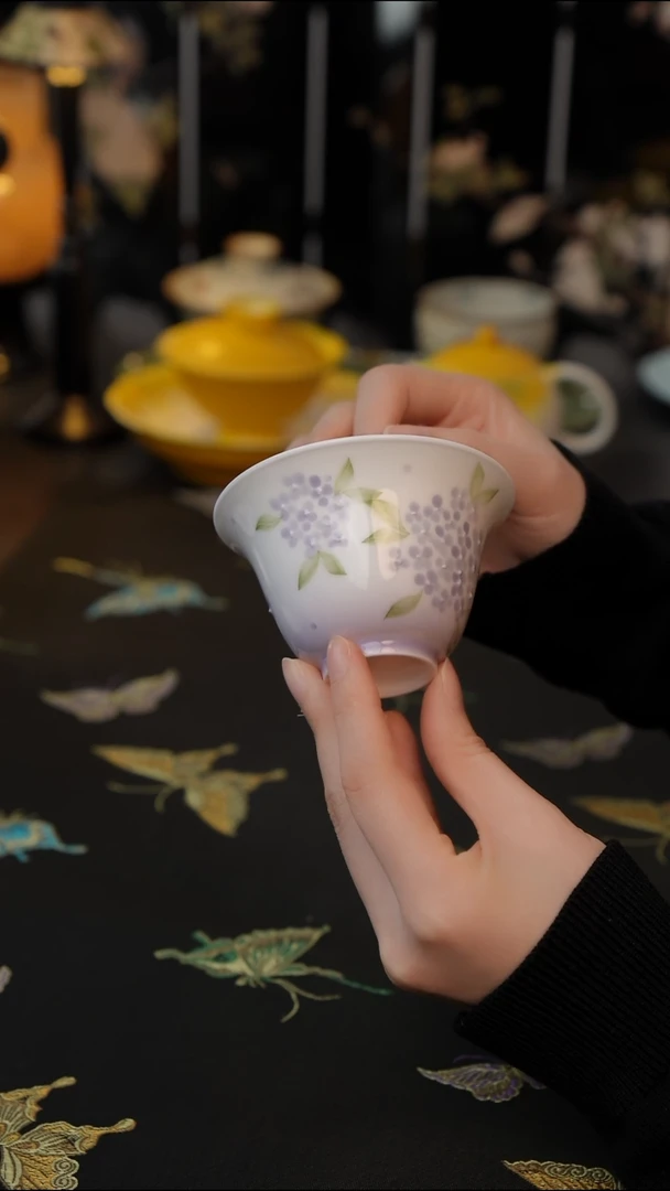 紫韵绣球    盖碗