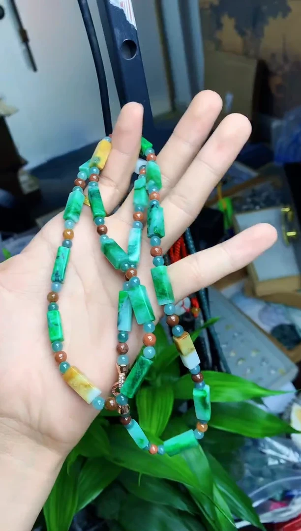 颈饰未镶嵌翡翠天然A货翡翠