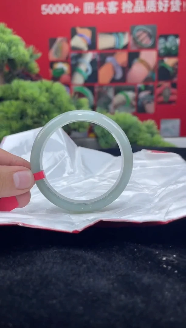 翡翠手镯未镶嵌手镯6