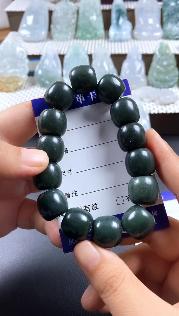 颈饰未镶嵌和田玉（翠青玉）莲**舞和田玉