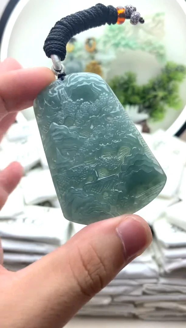 颈饰未镶嵌翡翠山水1