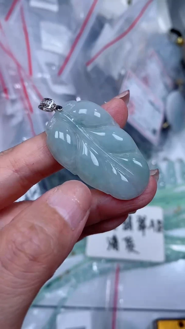 颈饰银S925镶嵌翡翠吊坠