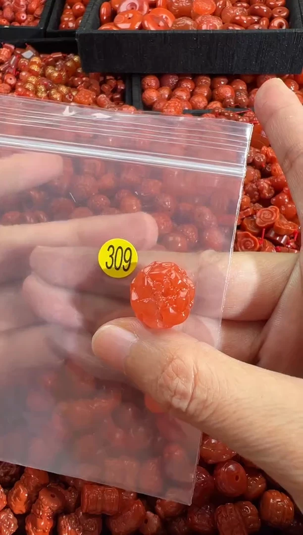 颈饰未镶嵌南红玛瑙1