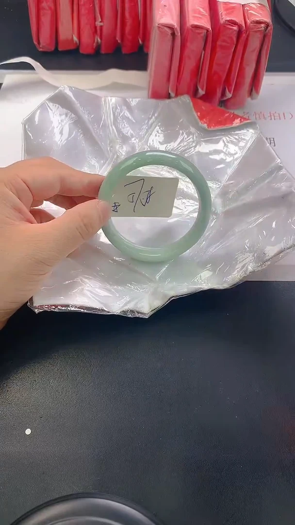 未镶嵌手镯翡翠68