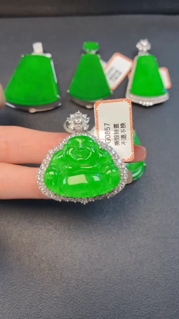 颈饰银S925镶嵌翡翠吊坠