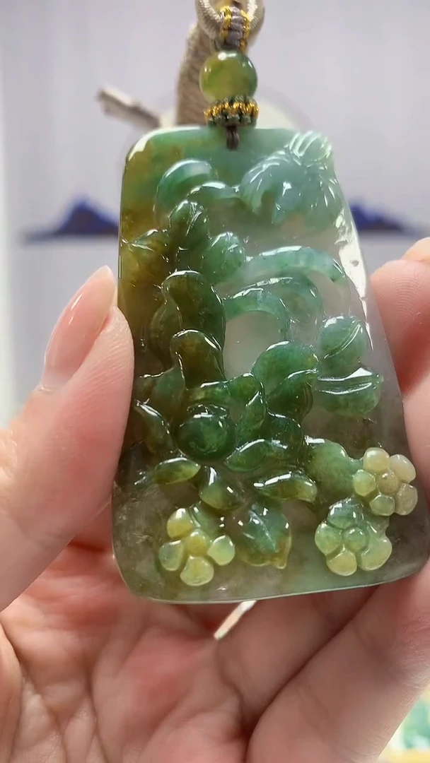 【闪购商品】定制翡翠未镶嵌5028ms-毛货挂件50