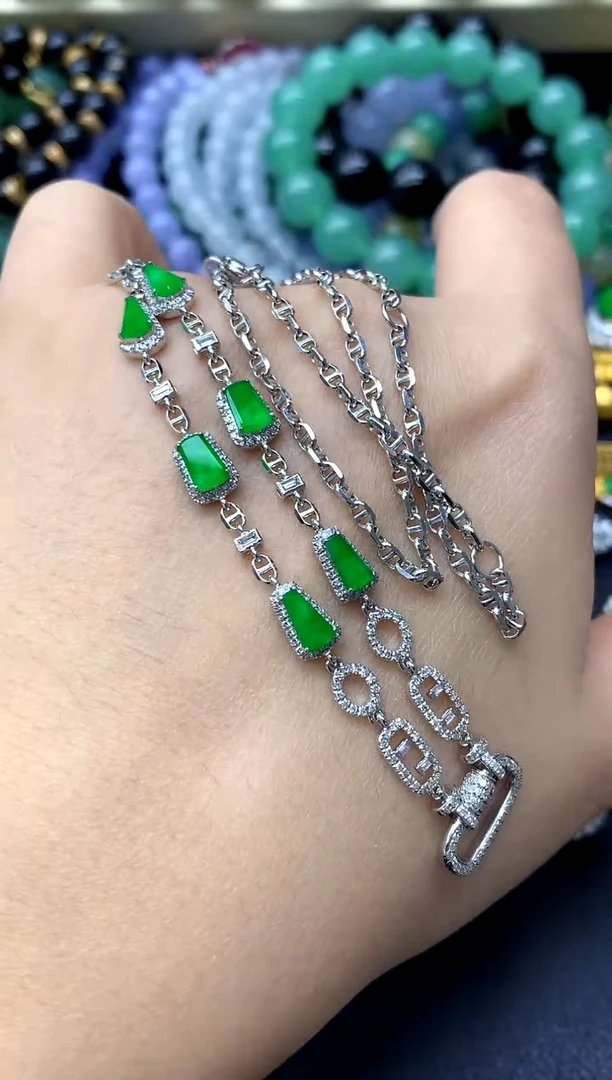 颈饰18K金镶嵌翡翠648-中国好珍宝