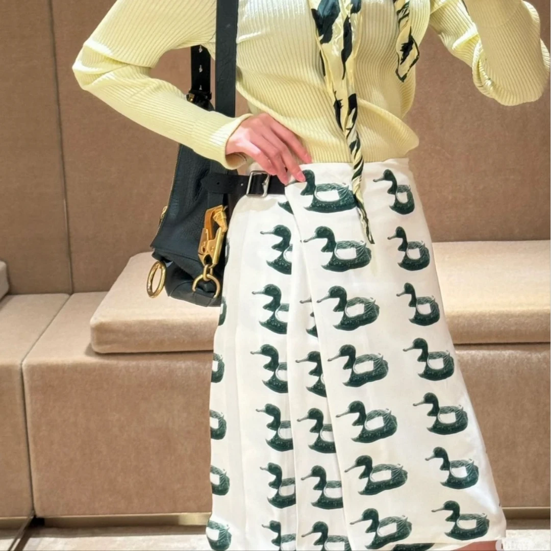 未使用 BURBERRY/博柏利 BURBERRY/博柏利女士秋冬白色短裙149448