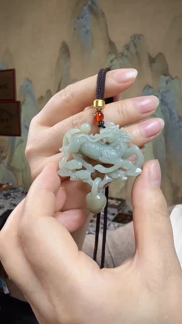 颈饰未镶嵌和田玉.