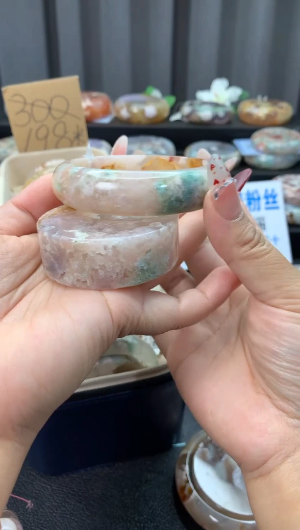 未镶嵌手镯石英质玉（58-59圈口）赠送镯心
