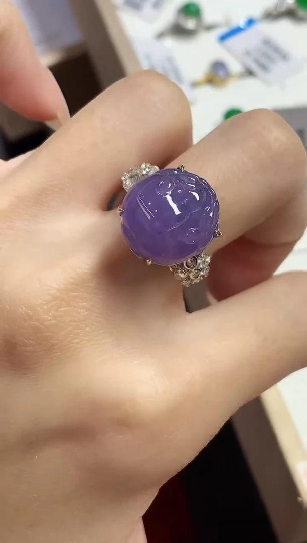 18K金镶嵌戒指翡翠YS多样性发其一