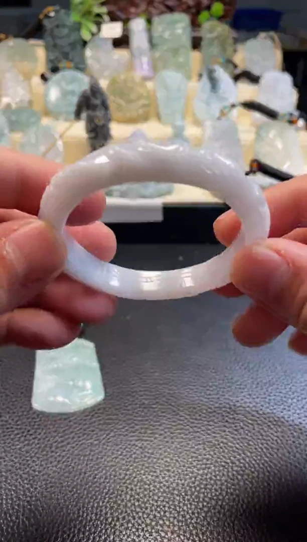 颈饰未镶嵌翡翠慵**猫12/09/063