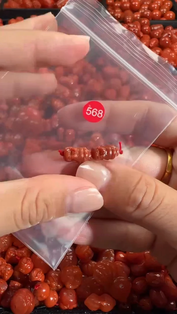 颈饰未镶嵌南红玛瑙1