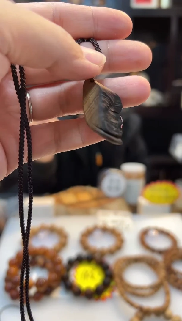 崖柏直播浮力雷击挂绳小吊坠