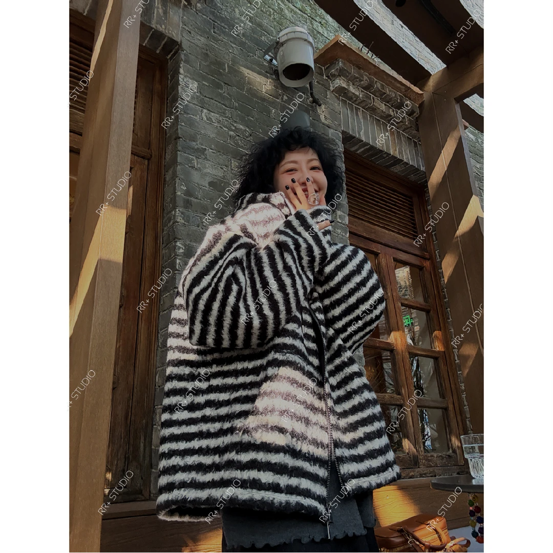 21706韩系撞色条纹连帽毛绒外套女秋冬宽松休闲慵懒风开衫