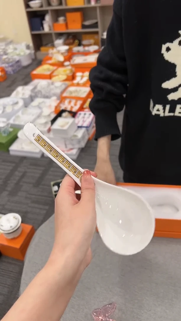 【闪购商品】杯H793--------------