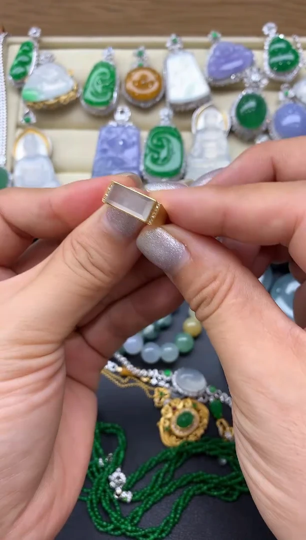 翡翠戒指18K金镶嵌191-中国好珠宝