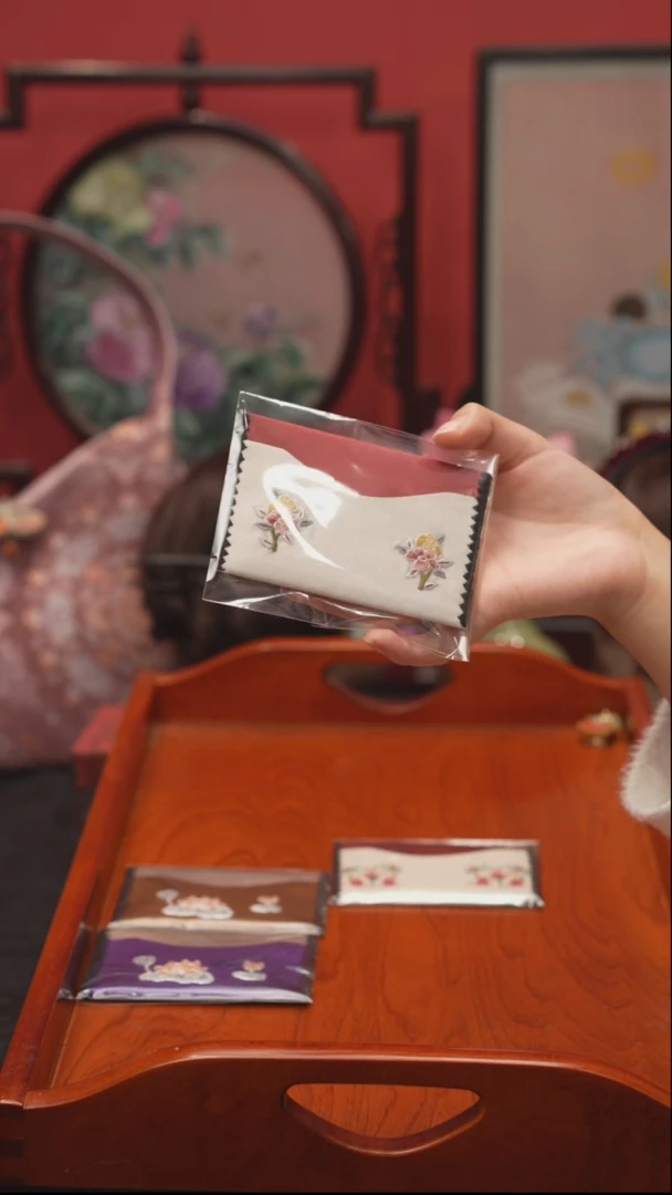 刺绣非遗绒花手工饰品