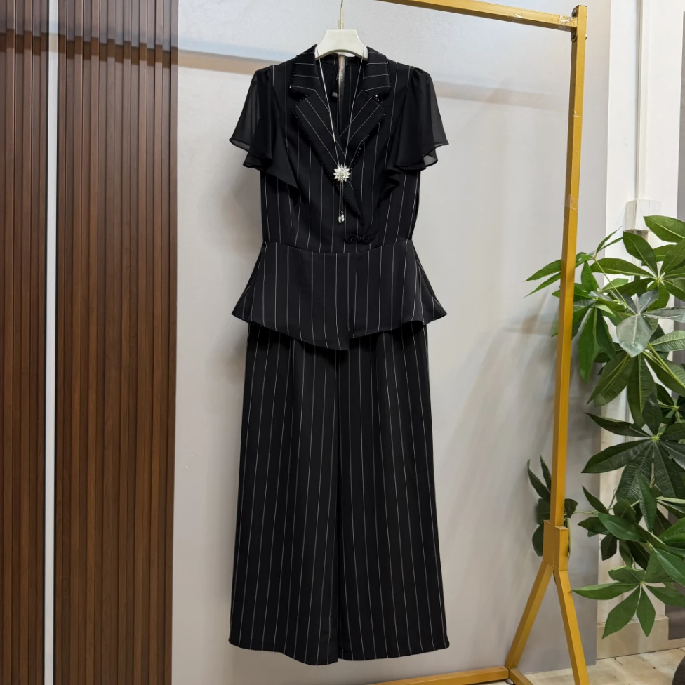 新款大码女装时尚气质轻奢简约职业风条纹西服显瘦套装