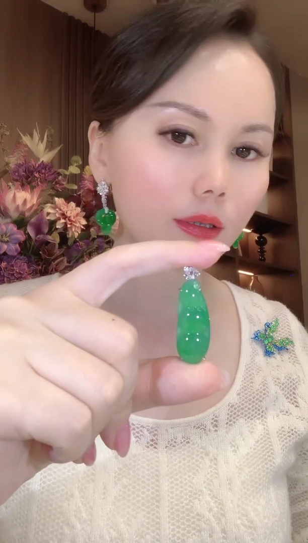 吊坠(不含链)18K金镶嵌翡翠C50