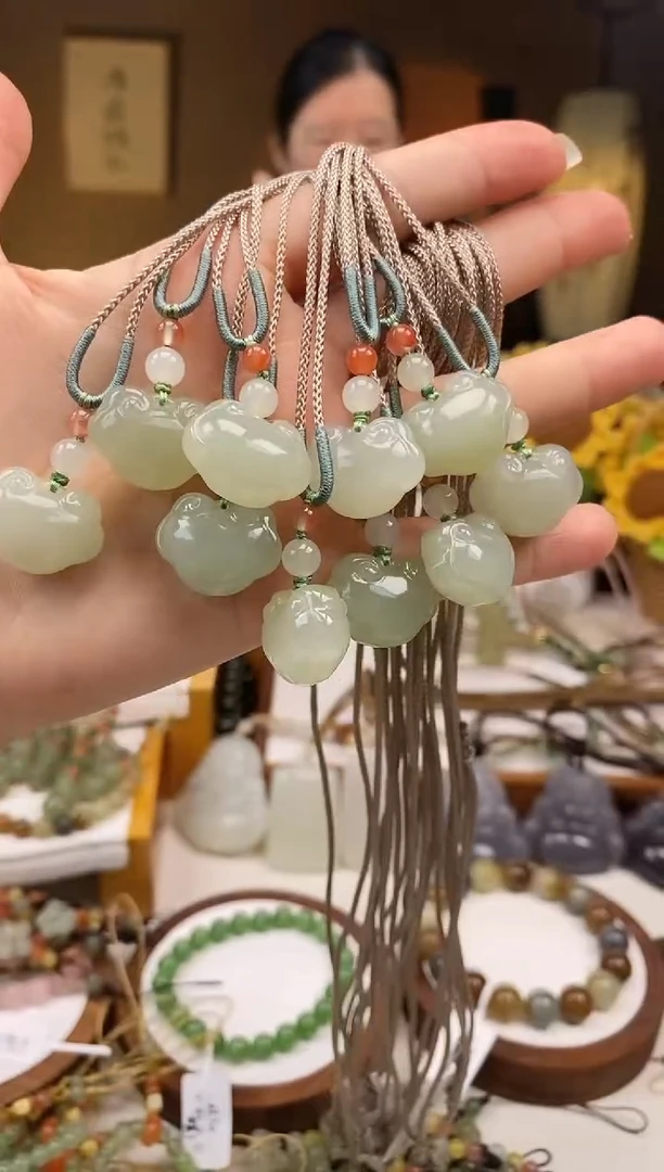 颈饰未镶嵌和田玉20左右如意锁多样性发一