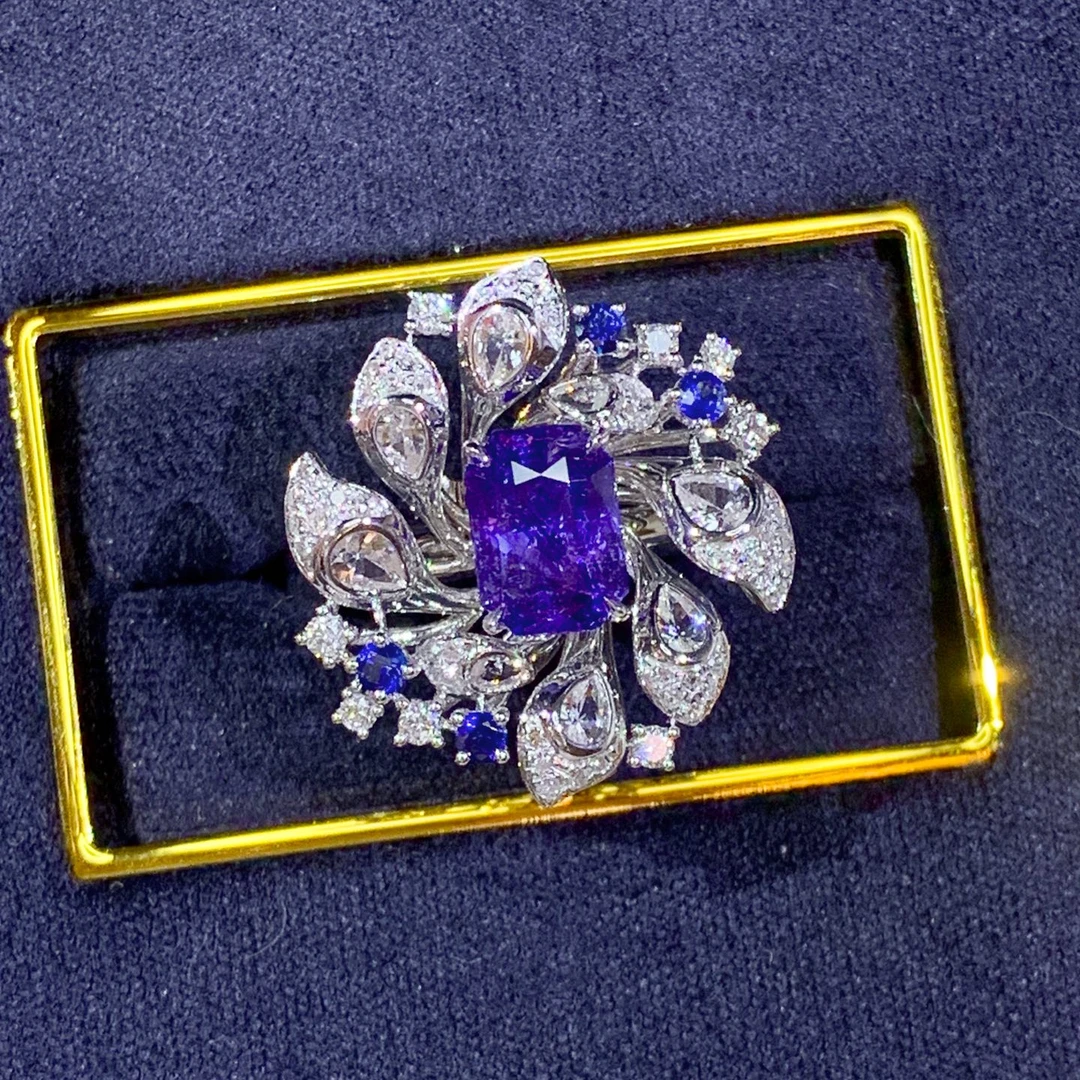 华丽绽放18K金无烧变色蓝宝石戒指/吊坠（两用款/不含链）