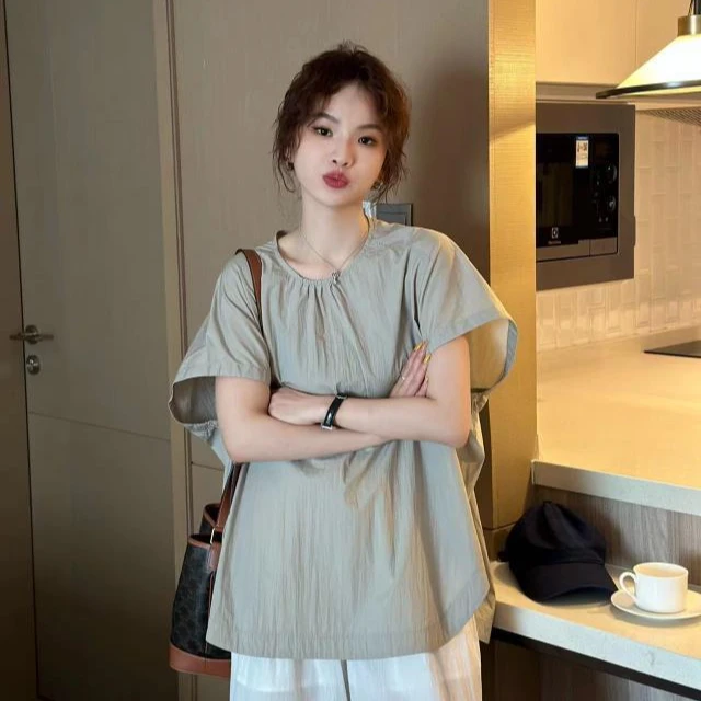 8596圆领褶皱宽松无袖上衣