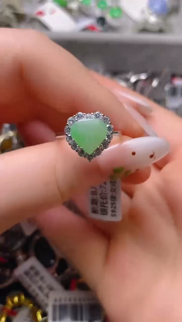 银S925镶嵌戒指翡翠百内无证书