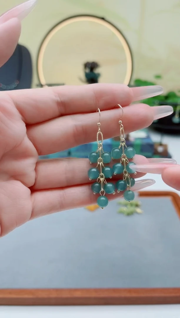 未镶嵌石英质玉（天山翠）耳钉00蓝水流苏圆珠