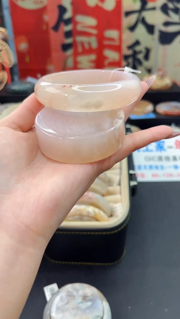 【闪购商品】石英质玉手镯未镶嵌赠送镯心（62圈口）