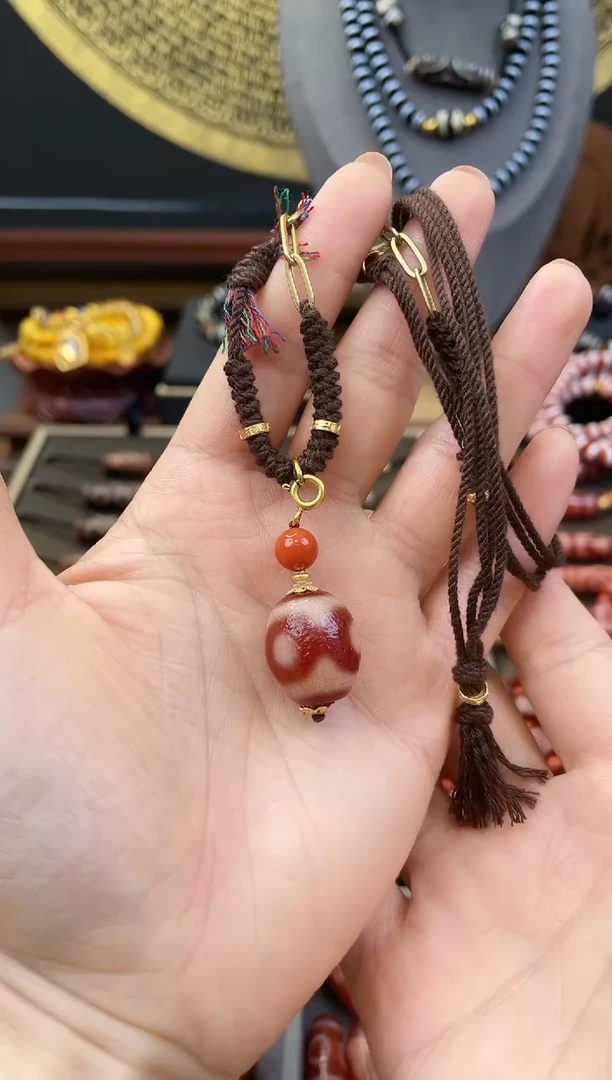 未镶嵌颈饰玛瑙/玉髓美泓精品高油红肉坦诚三眼颈饰