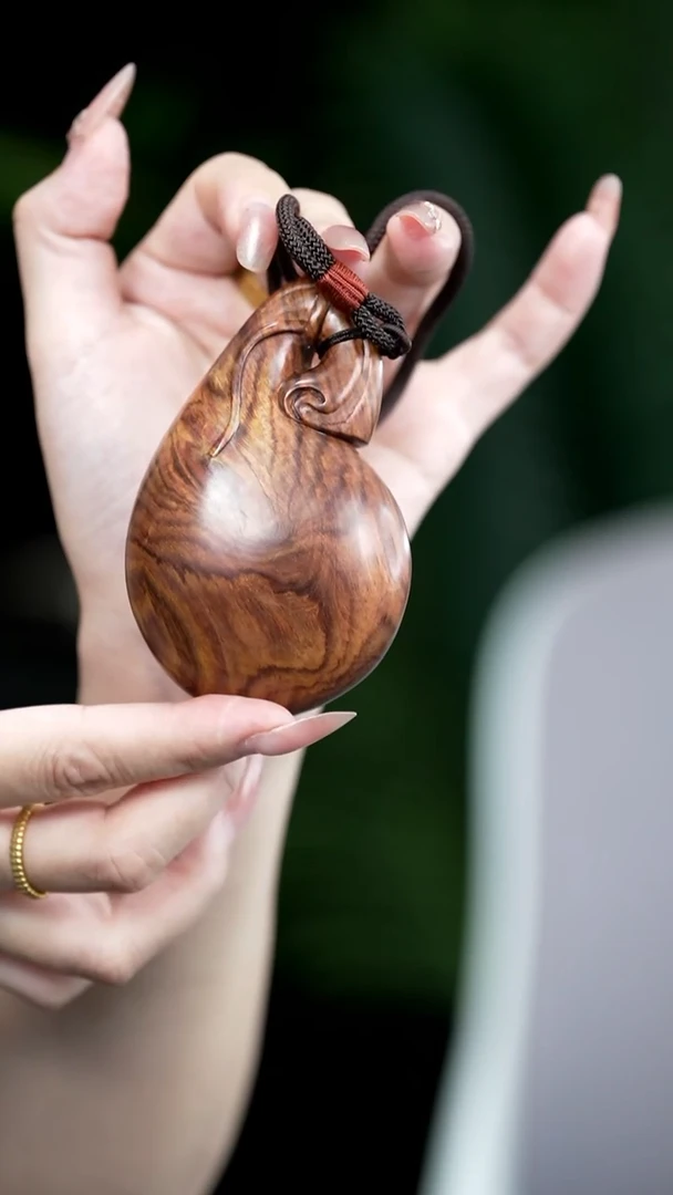 黄花梨/降香黄檀把件黄花梨 钱袋