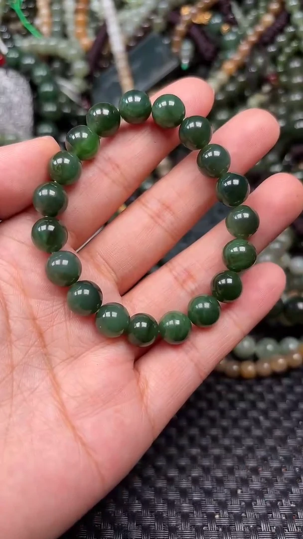 和田玉未镶嵌颈饰1