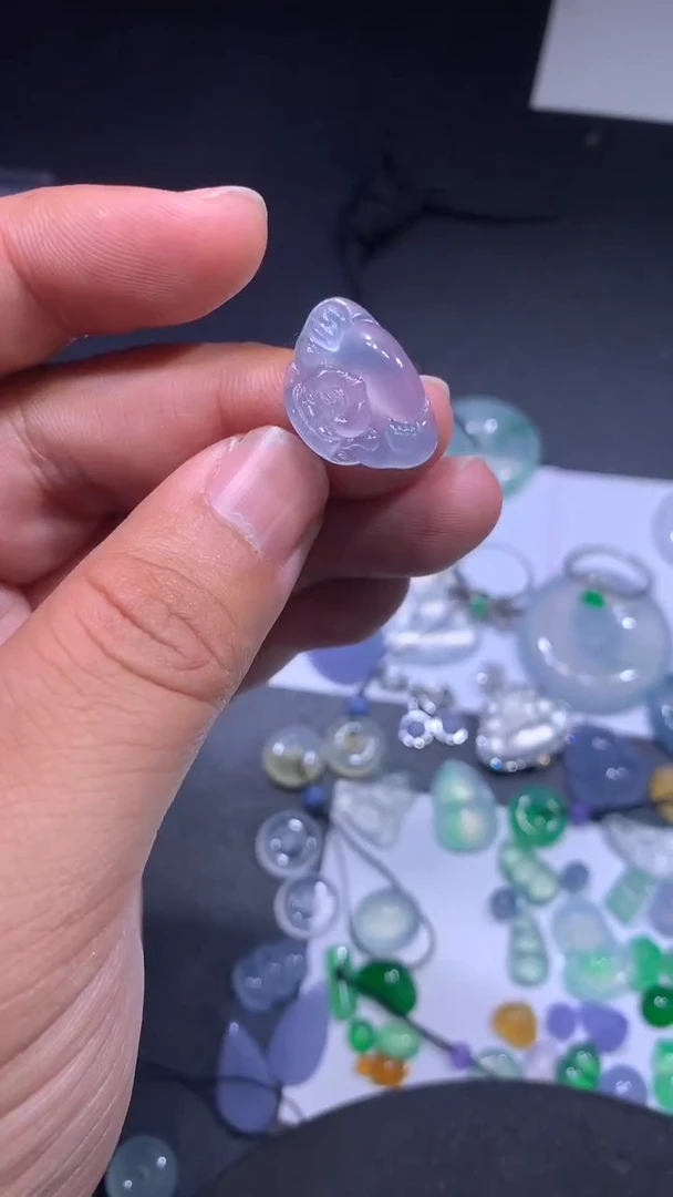 颈饰未镶嵌翡翠财神