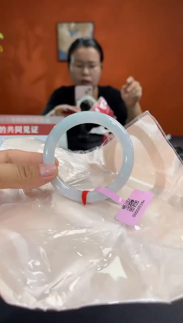 未镶嵌手镯翡翠翡翠手镯