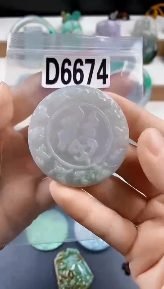 颈饰未镶嵌翡翠天然翡翠吊坠挂件