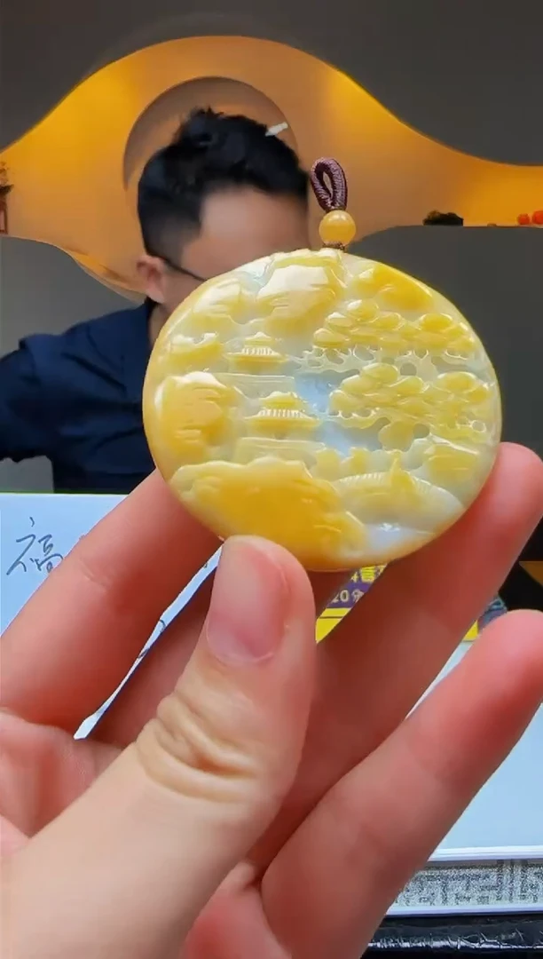 【闪购商品】翡翠颈饰未镶嵌Q04643翡翠毛货