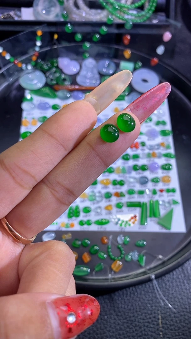 未镶嵌挂件翡翠蛋